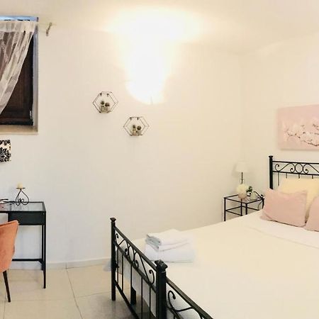 Camera Privata “Un Nido A Castello” Hotel Cagliari Bagian luar foto