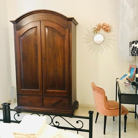 Camera Privata “Un Nido A Castello” Hotel Cagliari Bagian luar foto