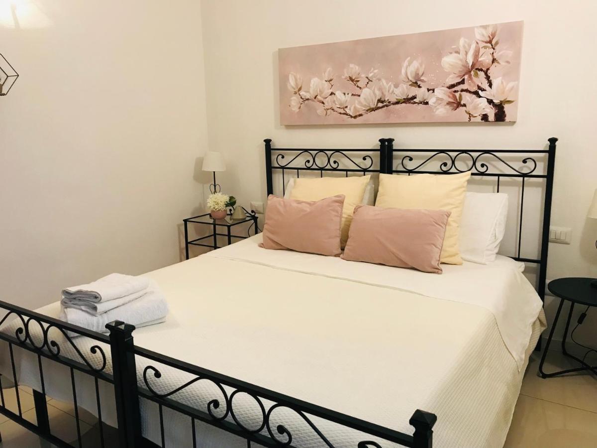Camera Privata “Un Nido A Castello” Hotel Cagliari Bagian luar foto