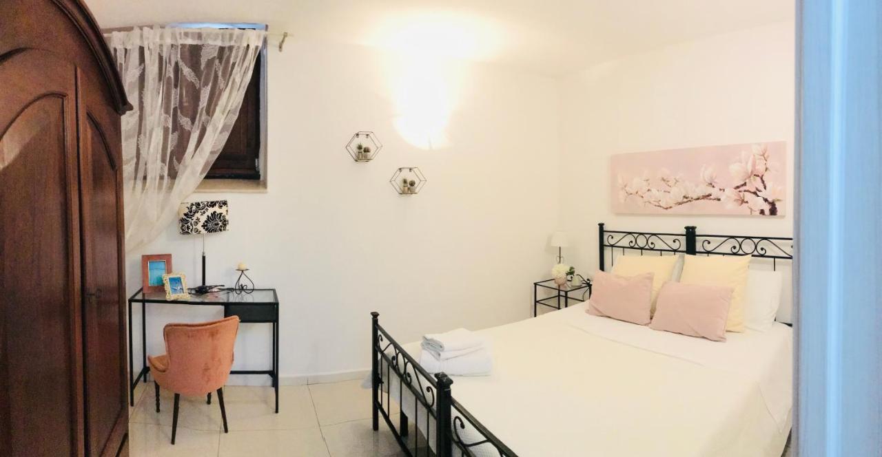 Camera Privata “Un Nido A Castello” Hotel Cagliari Bagian luar foto