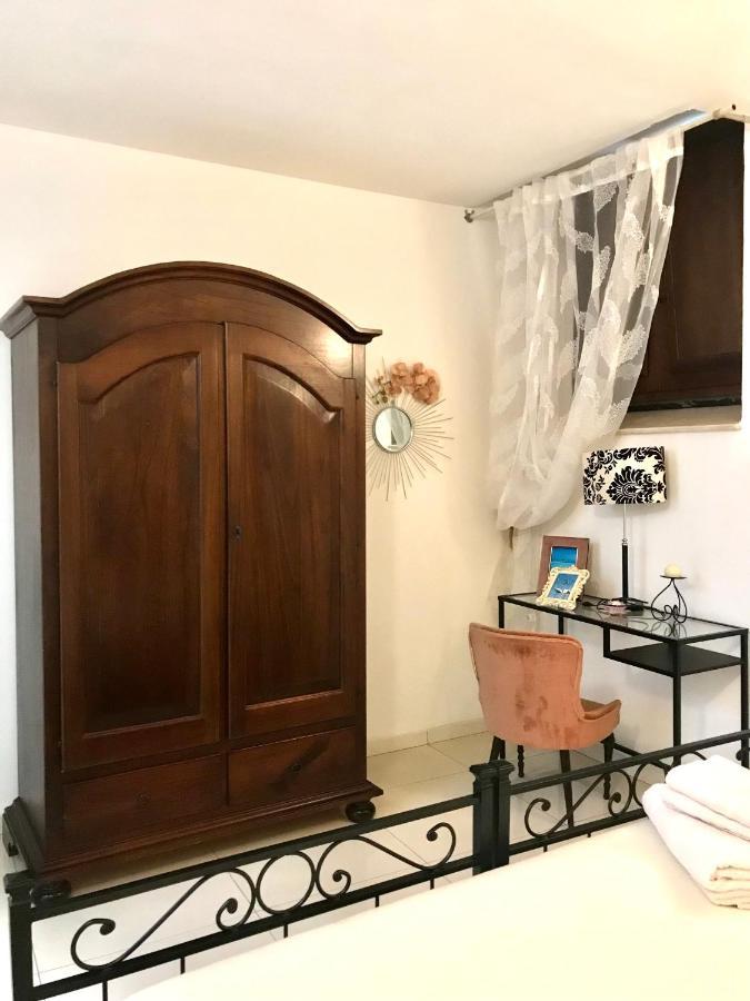 Camera Privata “Un Nido A Castello” Hotel Cagliari Bagian luar foto